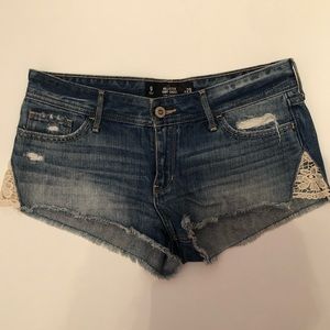 Hollister Low-Rise Medium Wash Shorts